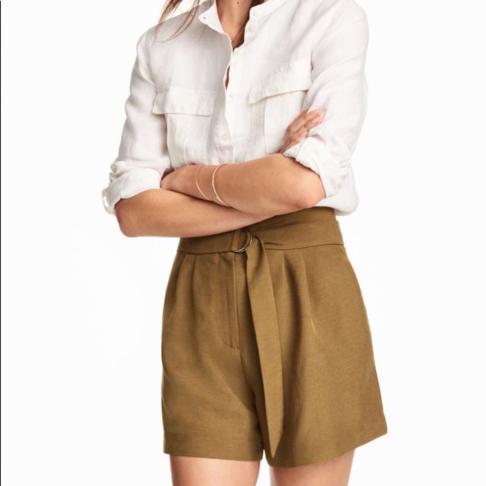 Khaki tie waist pleated short